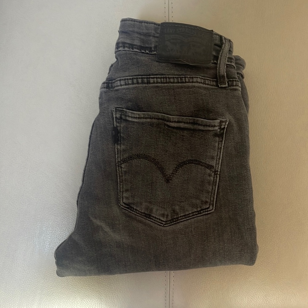 Levi’s 72 high rise skinny size 28